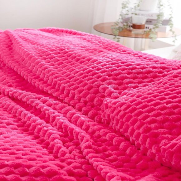 Hot Pink Throw Blanket 50"×60" Soft Plush Cozy Blanket - Picture 5 of 8